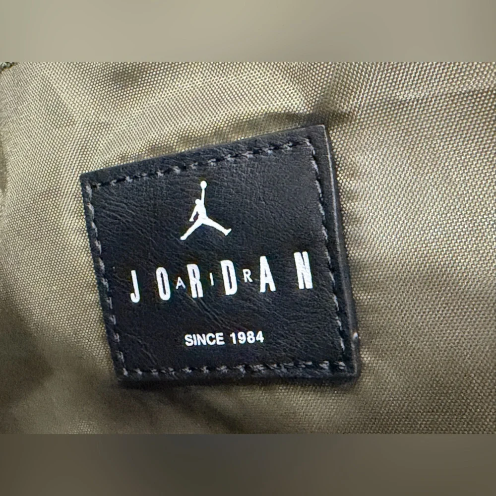 Jordan Collectors Crossbody Bag (3L) - NWT